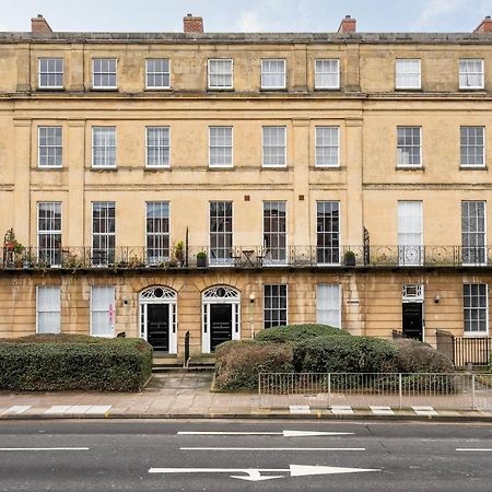High End Free Parking Wifi Balcony Ensuite Cheltenham Extérieur photo