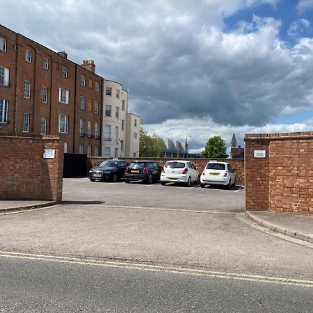 High End Free Parking Wifi Balcony Ensuite Cheltenham Extérieur photo