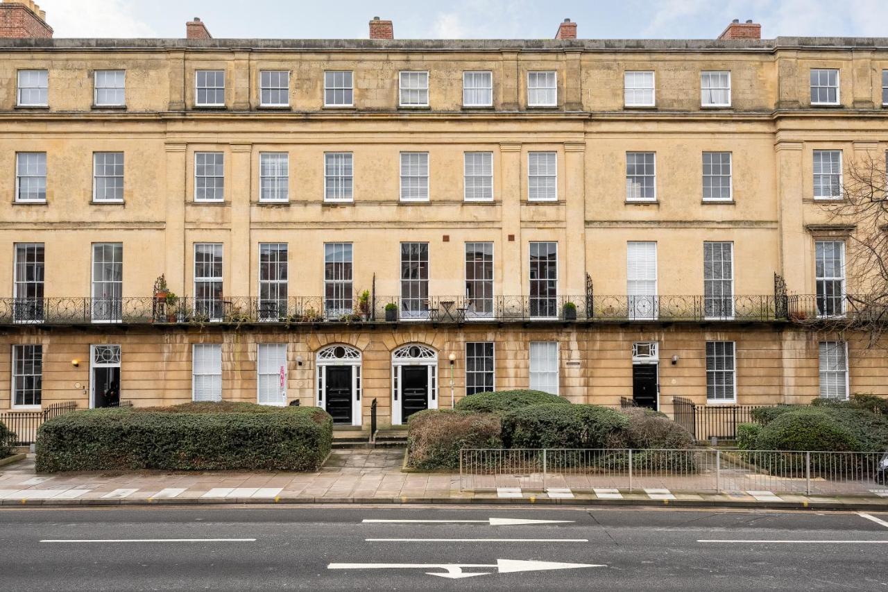 High End Free Parking Wifi Balcony Ensuite Cheltenham Extérieur photo