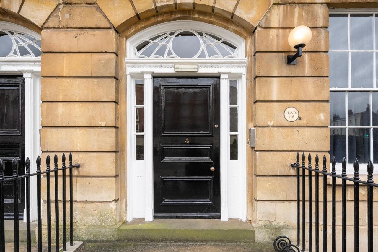 High End Free Parking Wifi Balcony Ensuite Cheltenham Extérieur photo