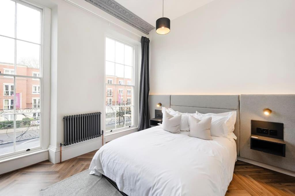 High End Free Parking Wifi Balcony Ensuite Cheltenham Extérieur photo